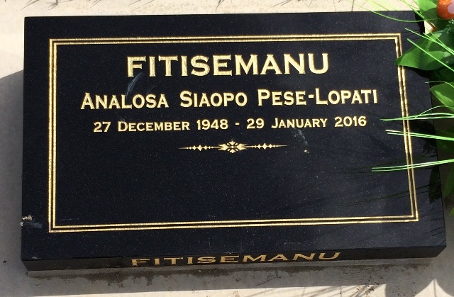 18806