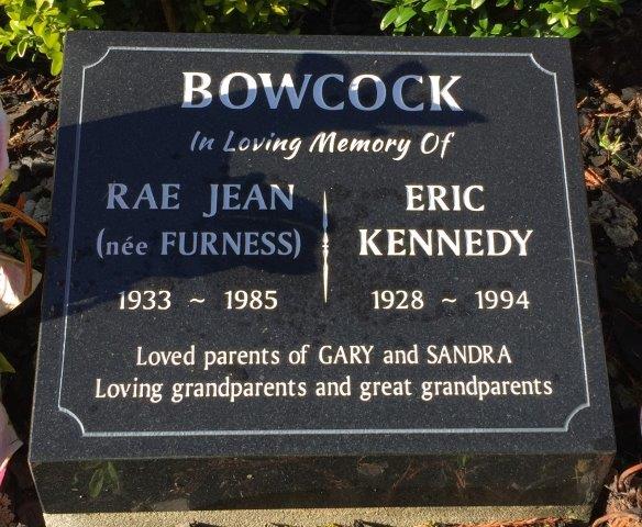 20052